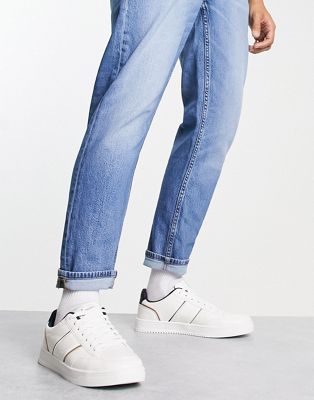 Original Penguin lace up logo trainers in white - ASOS Price Checker