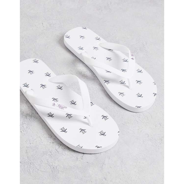 Original Penguin pool side flip flops in white ASOS