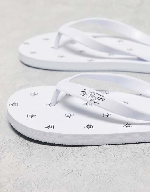 Original Penguin pool side flip flops in white ASOS