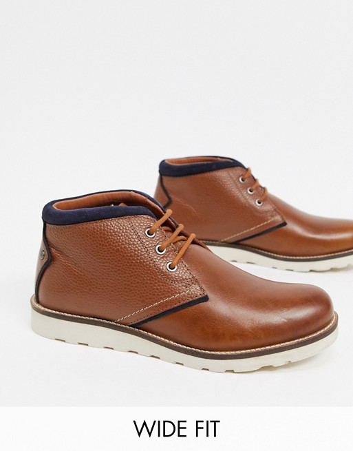 Original Penguin wide fit chukka boots with contrat collar in tan leather