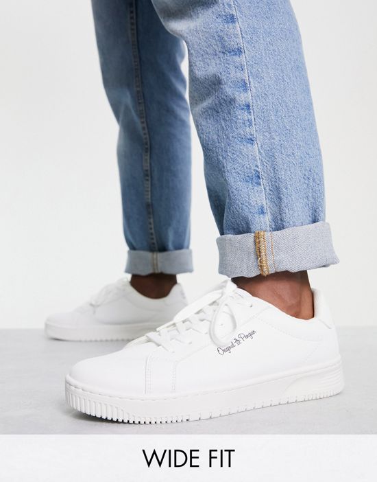 https://images.asos-media.com/products/original-penguin-wide-fit-flatform-lace-up-sneakers-in-white/202700268-1-white?$n_550w$&wid=550&fit=constrain