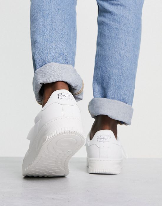 https://images.asos-media.com/products/original-penguin-wide-fit-flatform-lace-up-sneakers-in-white/202700268-2?$n_550w$&wid=550&fit=constrain