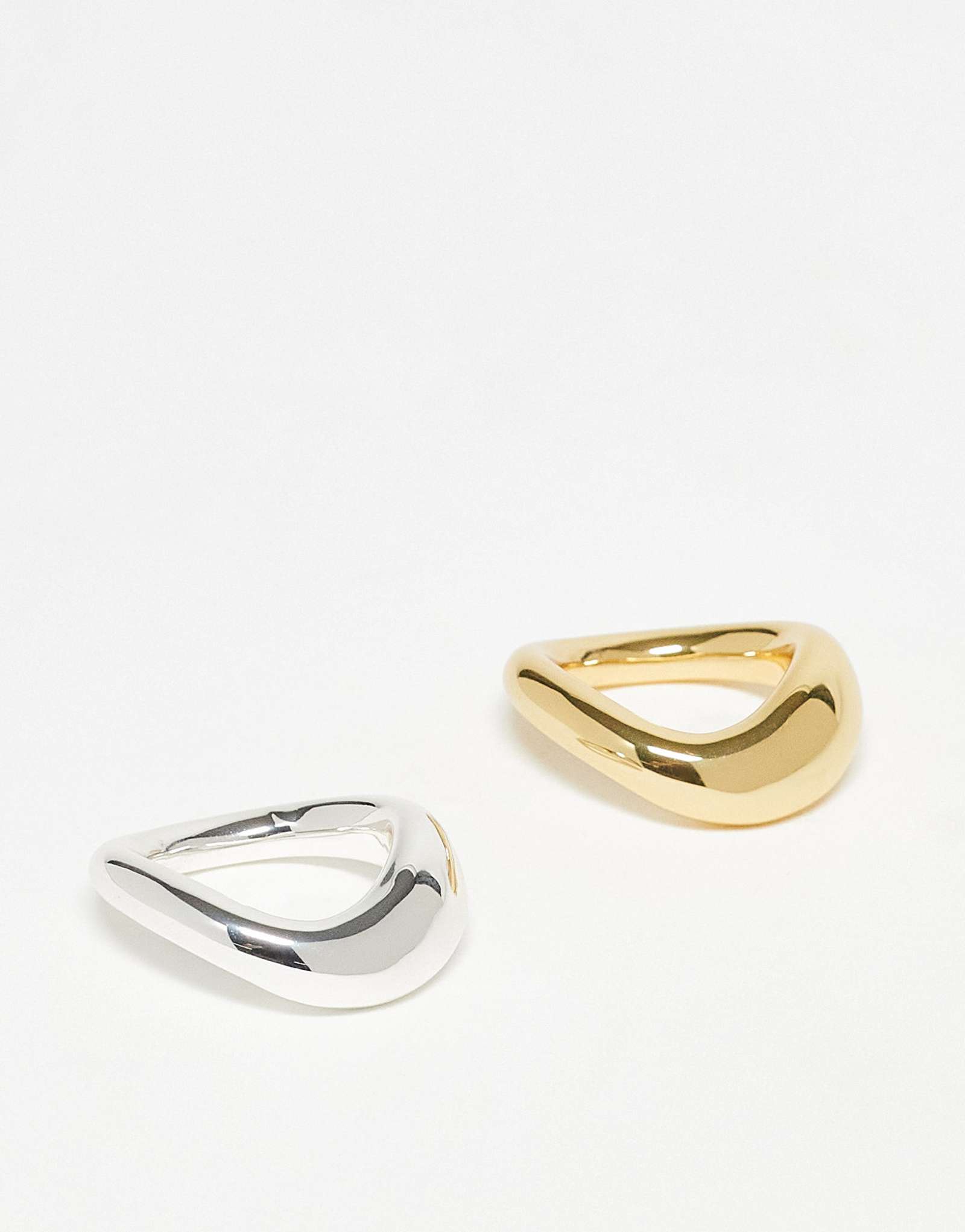 & amp; Other Stories 2 упаковки волнистых колец в серебряных и золотых тонах 