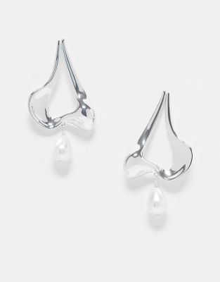 & Other Stories & Other Stories abstract pendant earrings with faux pearl in silver