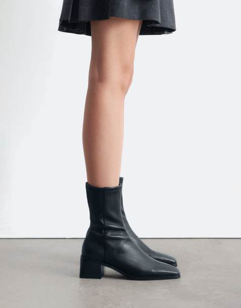 & Other Stories – Ankle-Boots aus Leder in Schwarz mit dickem Absatz - view 1
