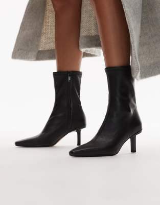 & Other Stories - Ankle-Boots aus Leder in Schwarz mit spitzer Zehenpartie und Absatz