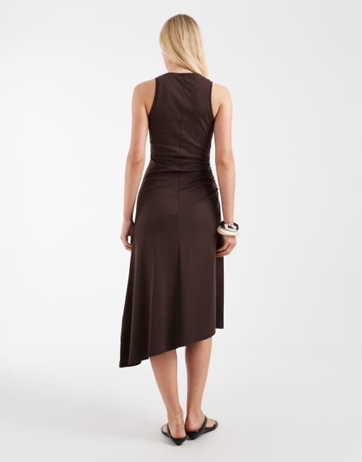 & Other Stories – Ärmelloses Kleid aus Jersey in Dunkelbraun mit geraffter Taille, 3 von 4