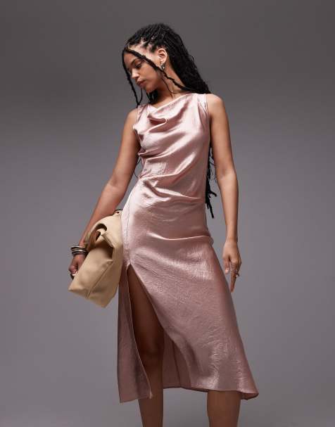 & Other Stories – Ärmelloses Midaxi-Kleid in Hellrosa aus gehämmertem Satin mit Drapierungsdetail und Beinschlitz - view 1