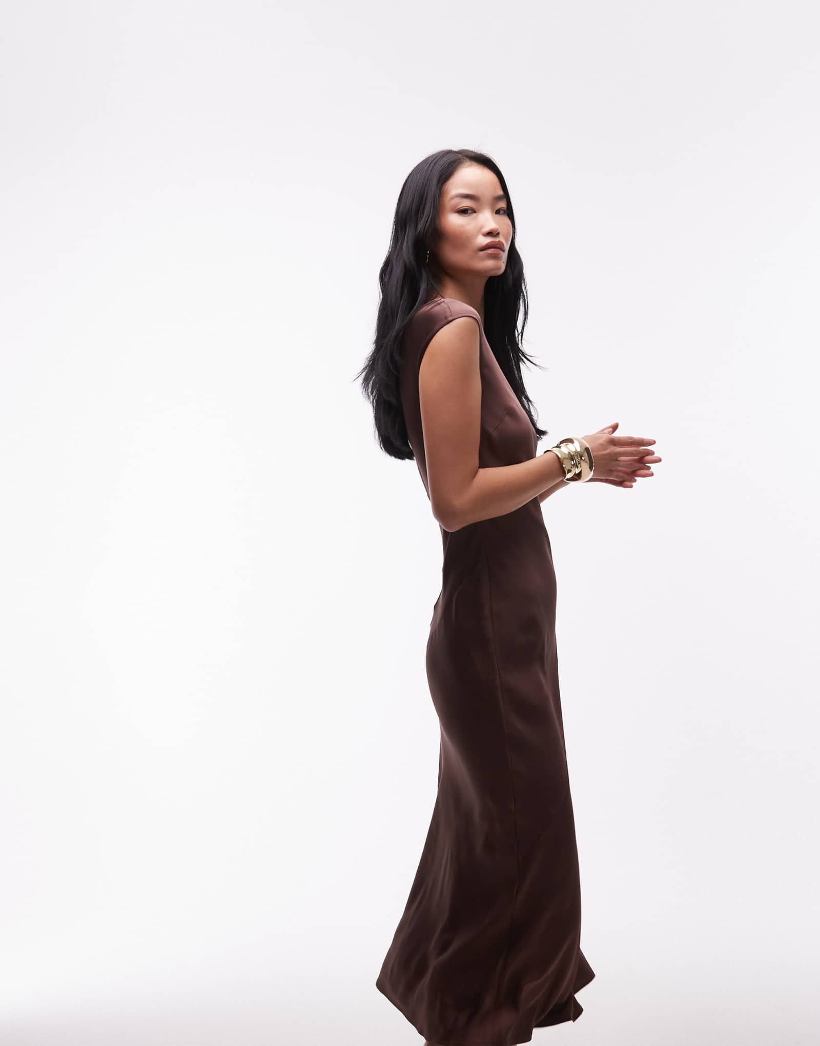 Атласное макси-платье с косым вырезом и коротким рукавом Other Stories темно-коричневого цвета 