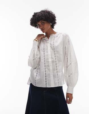 & Other Stories - Bluse in Weiß mit Einsätzen aus Spitze im Laufmaschen-Design