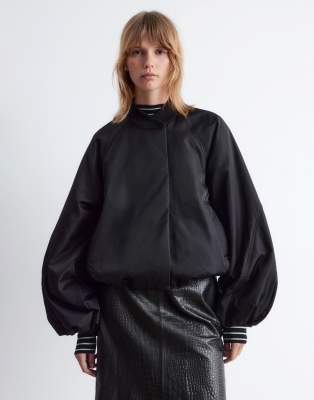 & Other Stories - Bomberjacke in Schwarz mit Reißverschluss und voluminösen Ärmeln