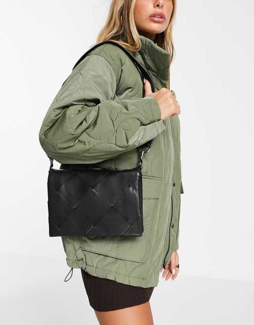 & Other Stories - Borsa a tracolla intrecciata a rombi nera