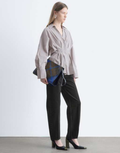 & Other Stories - camisa con cintura entallada y sobrefalda de raya diplomática gris, 4 de 4