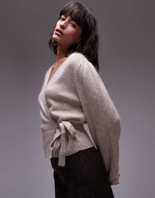 & Other Stories - Cardigan a portafoglio color talpa in filato peloso misto lana e mohair con maniche a sbuffo