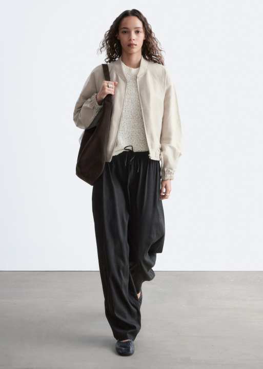 & Other Stories - Chaqueta bomber blanco hueso de satén mate, 2 de 5