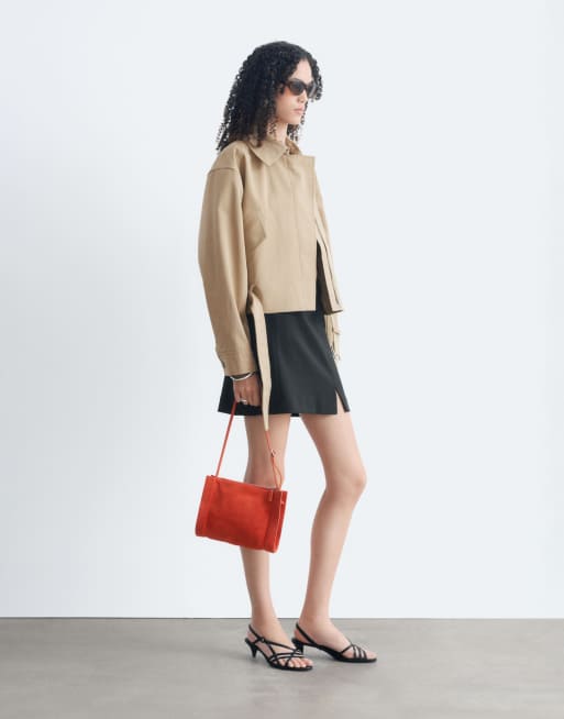 & Other Stories - chaqueta trench corta en beige oscuro, 2 de 4