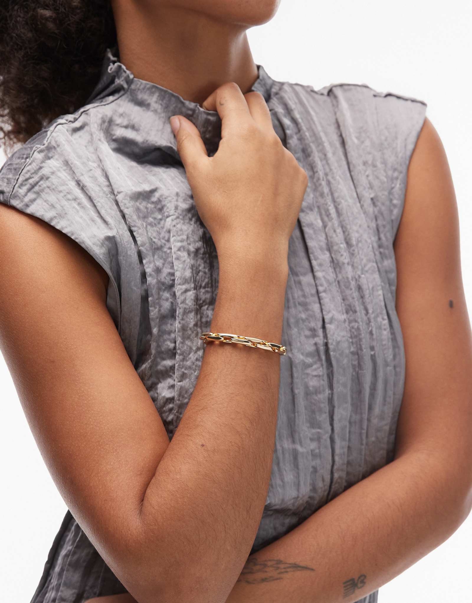 &Other Stories массивный браслет-цепочка золотого оттенка