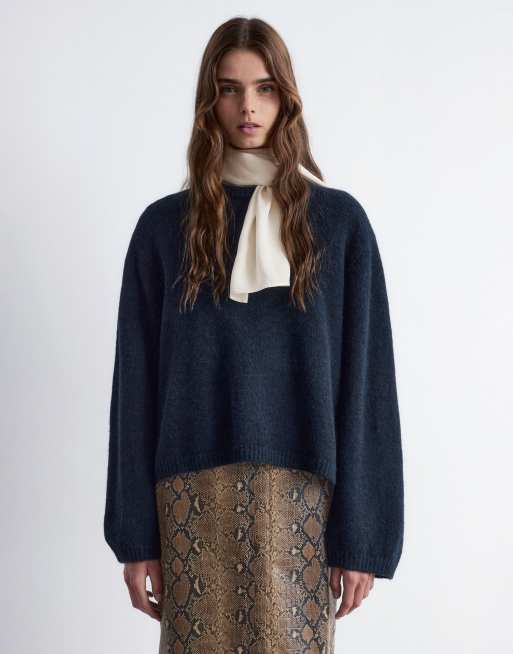 & Other Stories – Ciemnoniebieski bardzo miękki sweter z szerokimi rękawami z wełną owczą i wełną z alpaki