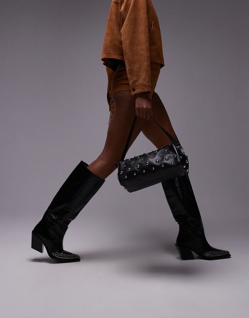 & Other Stories – Clutch aus Leder in Schwarz mit Nietenbesatz und abnehmbarem Trageriemen
