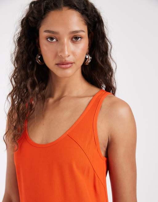 & Other Stories Crepe-Maxikleid mit Nahtdetails in Rot, 3 von 4