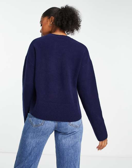 Round neck 2024 navy jumper