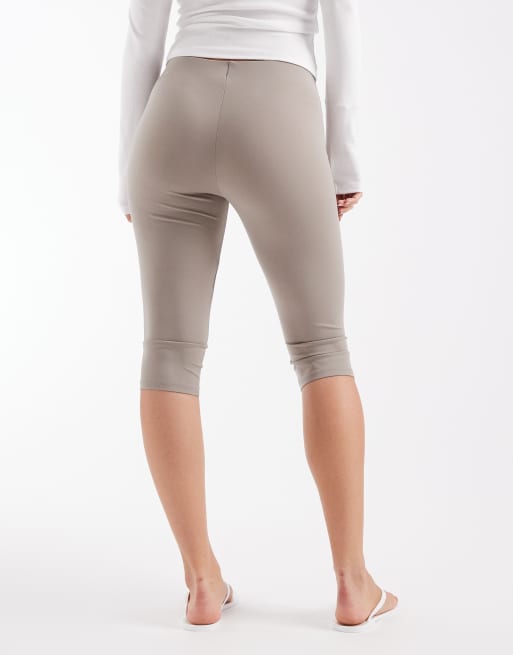 & Other Stories – Cropped-Caprihose in Pilzbraun, 3 von 5