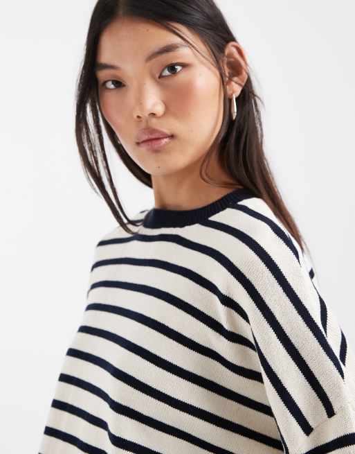 & Other Stories cropped oversized katoenen trui in zwart gestreept, 3 van 4