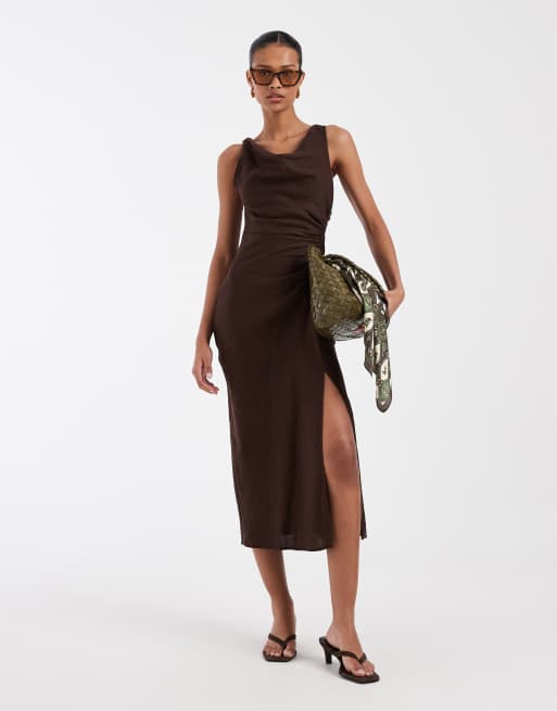 & Other Stories drapiertes asymmetrisches Maxikleid aus Leinen in Dunkelbraun, 2 von 4