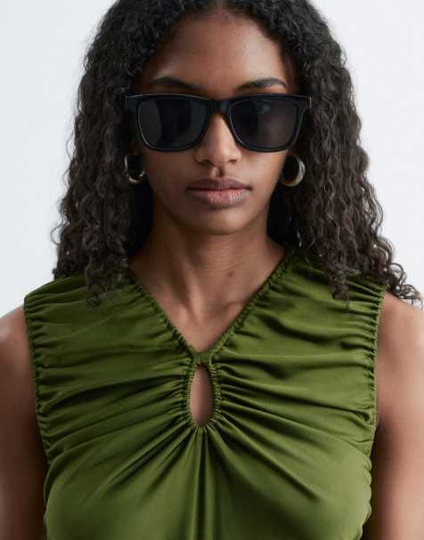 & Other Stories – Eckige Sonnenbrille in Schwarz mit Beuteltasche aus Leinen - view 1