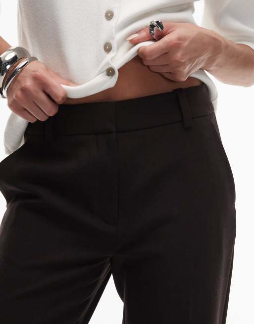 & Other Stories – Elegante Slim-Fit-Hose mit ausgestelltem Bein in Dunkelbraun , 3 von 5