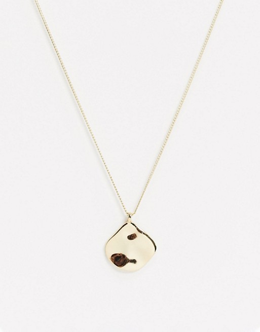 & Other Stories flat pendant necklace in gold