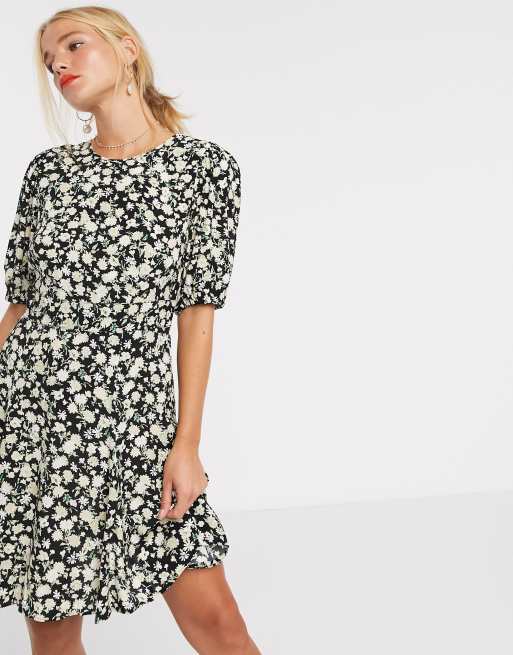 Other Stories Geblumtes Kleid Mit Ballonarmeln Und Ausgestelltem Rock In Schwarz Asos