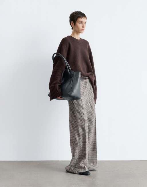 & Other Stories - Gebreide oversized sweater van wolmix met brede geribbelde zoom in zwart, 2 van 4