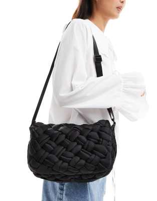 & Other Stories - Geflochtene Schultertasche aus Nylon in Schwarz