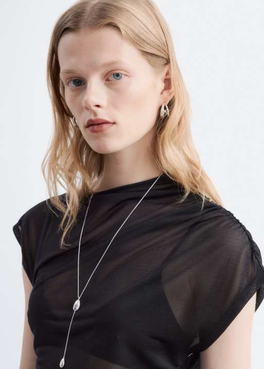 & Other Stories gennemsigtig asymmetrisk draperet one-shoulder top i sort, 4 af 5