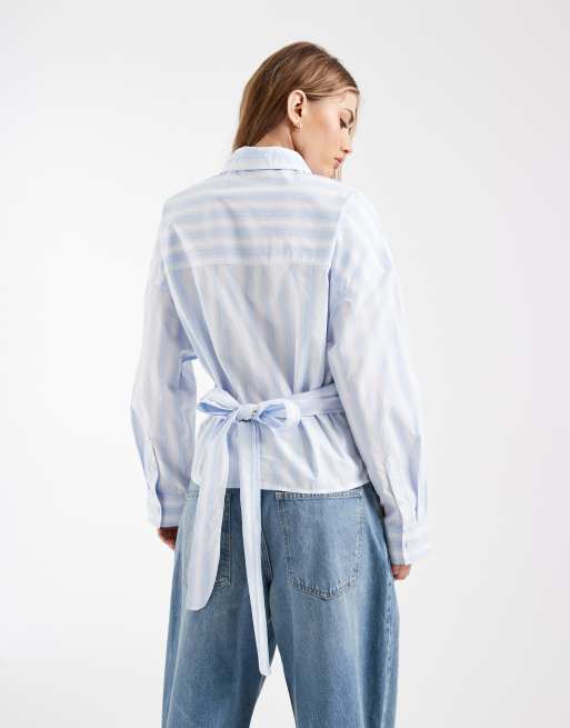 & Other Stories – Geraffte Hemd in Hellblau mit hohem Baumwollanteil, Wickeldesign und Bindedetail vorne, 4 von 4