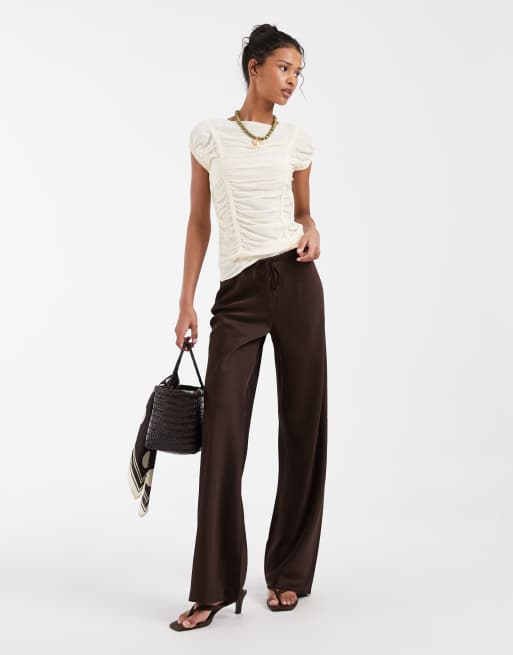 & Other Stories - Gerimpelde top met kapmouwtjes in beige, 2 van 4