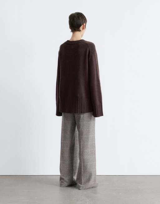& Other Stories – Gestrickter Oversize-Pullover aus Wolle in Schwarz mit tiefem Rippensaum, 3 von 4