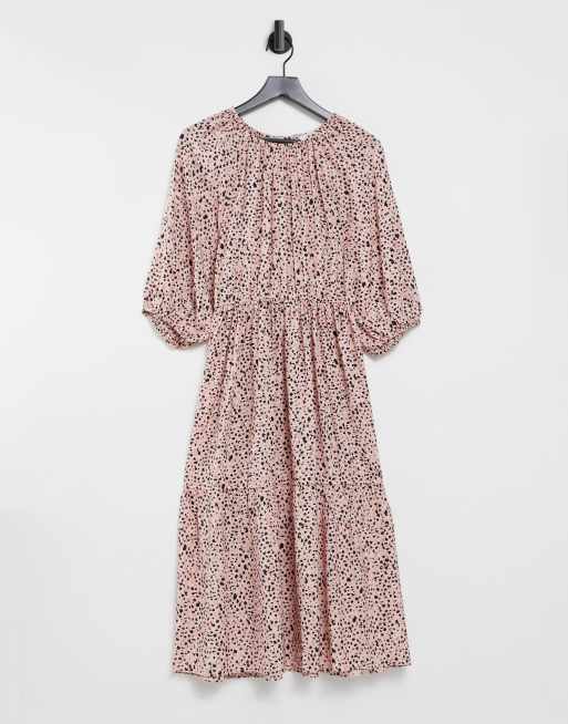 & Other Stories – Gestuftes Midikleid mit Rückenausschnitt, rosa geblümt