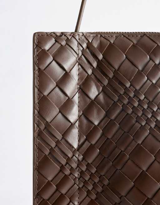 & Other Stories gewatteerde tas van echt leer met gevlochten details, groot, bruin, 4 van 4