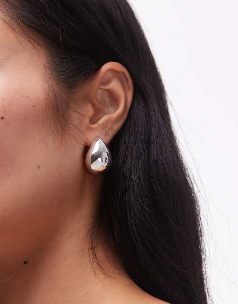 & Other Stories – Große tropfenförmige Ohrstecker in Silberoptik - view 1