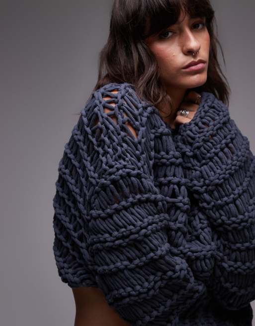 & Other Stories - Grove handgebreide cropped trui in blauw, 3 van 4