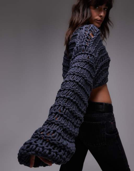 & Other Stories - Grove handgebreide cropped trui in blauw, 4 van 4