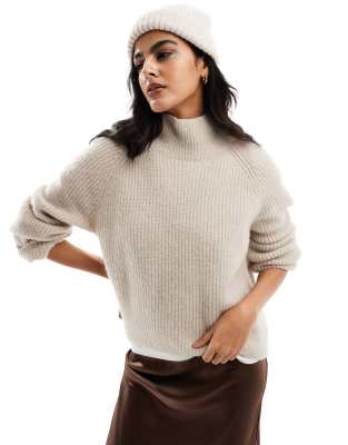 & Other Stories - Hochgeschlossener Pullover mit lockerem Schnitt in Beige-Neutral