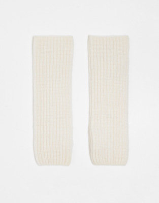 & Other Stories – Hochwertige fingerlose Handschuhe aus Wollmix in gebrochenem Weiß