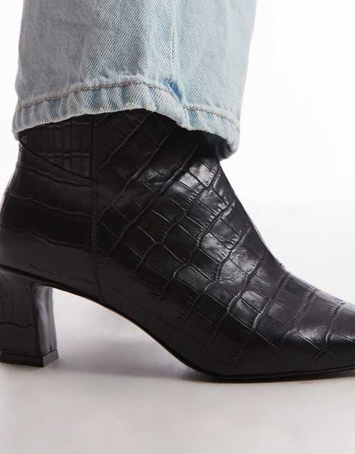 & Other Stories – Hochwertige Stiefeletten in Kroko-Schwarz mit Absatz, 2 von 4