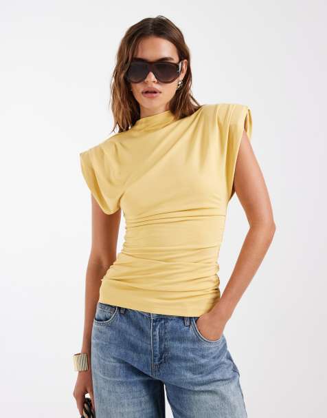 & Other Stories - Hoogsluitende top met gedrapeerde taille in geel - view 1