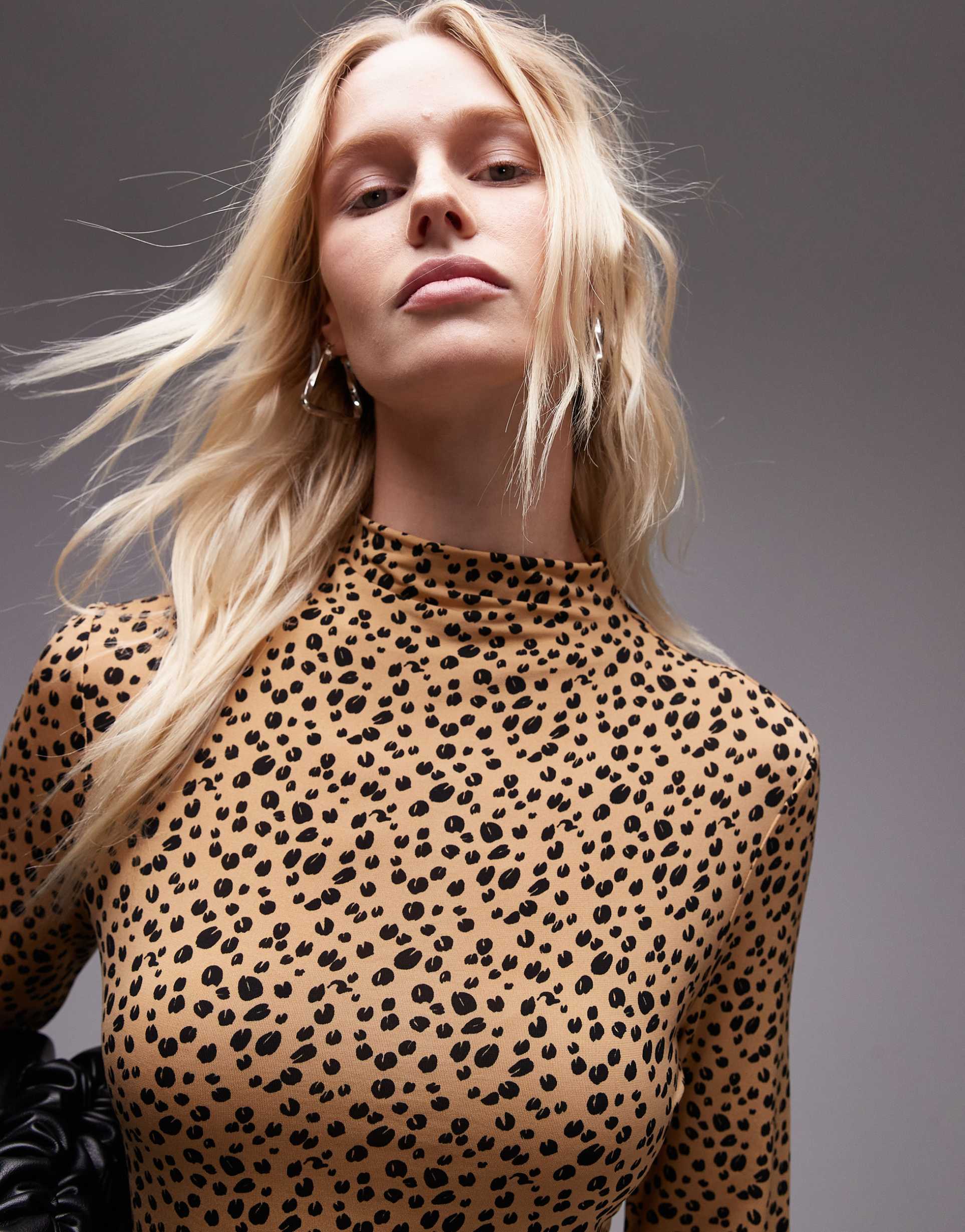 & other stories jersey second skin long sleeve top in leopard print