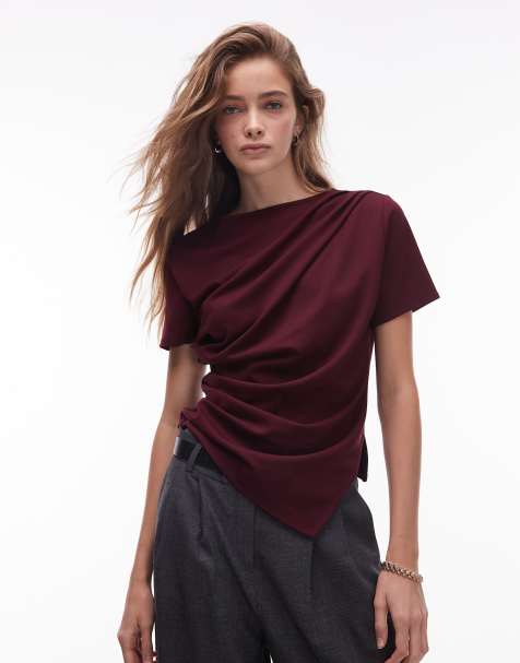 & Other Stories – Jersey-T-Shirt in Burgunderrot mit drapierter Vorderseite und asymmetrischem Saumschlitz - view 1