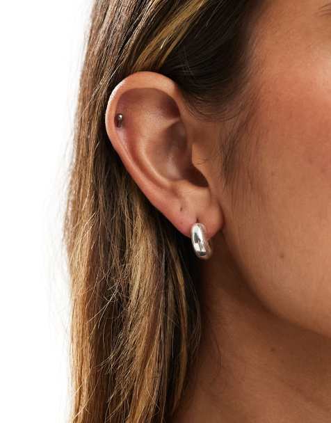 & Other Stories – Kleine, breite Creolen in Silberoptik - view 1